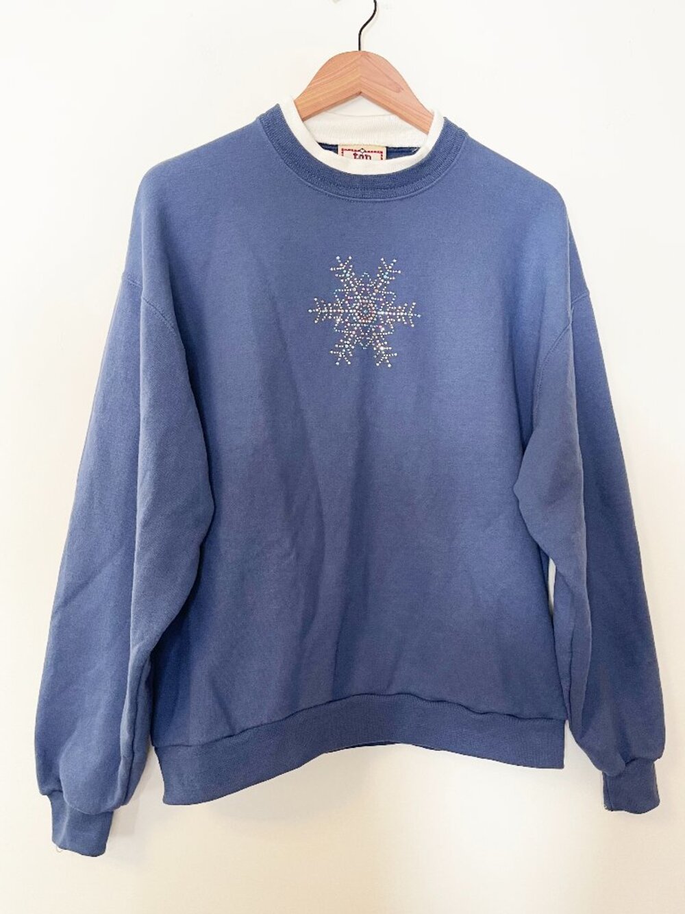 Top Stitch Morning Sun Blue Rhinestone Snowflake Sweatshirt Size Large